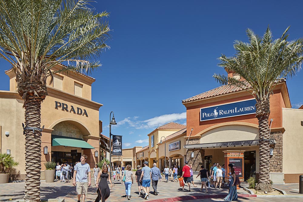 Welcome To Desert Hills Premium Outlets® - A Shopping Center In